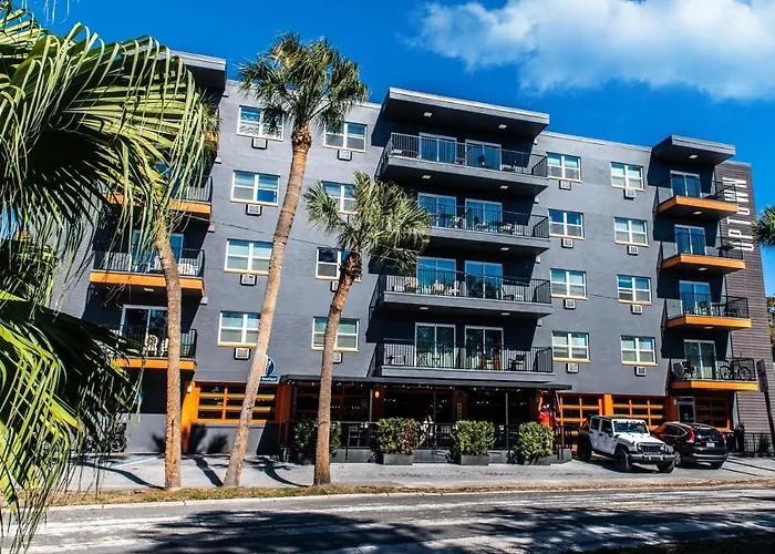 Uptown Hotel St Pete